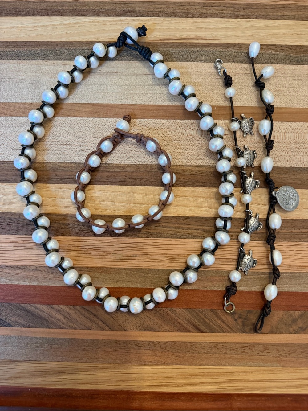 Source Unknown White Pearl Bead Necklace and Bracelet Set
